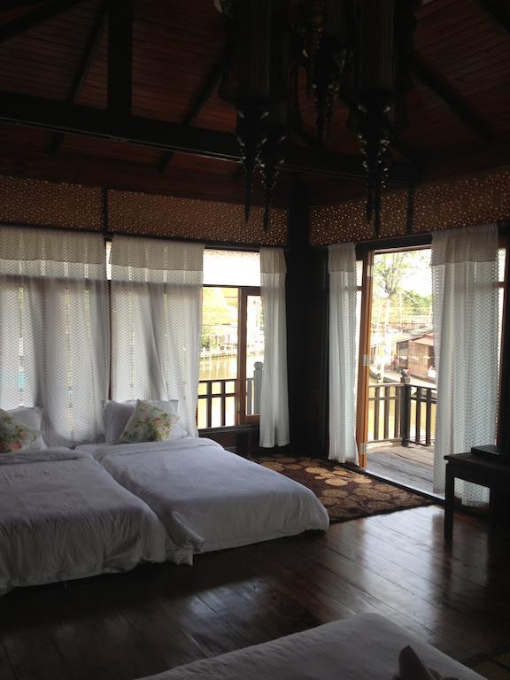 At Casa Guesthouse Amphawa Rom bilde