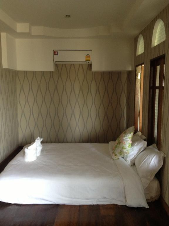 At Casa Guesthouse Amphawa Eksteriør bilde
