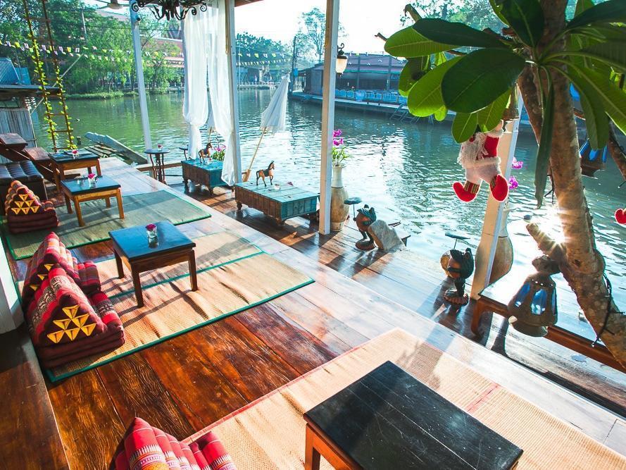 At Casa Guesthouse Amphawa Eksteriør bilde
