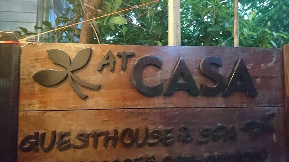 At Casa Guesthouse Amphawa Eksteriør bilde